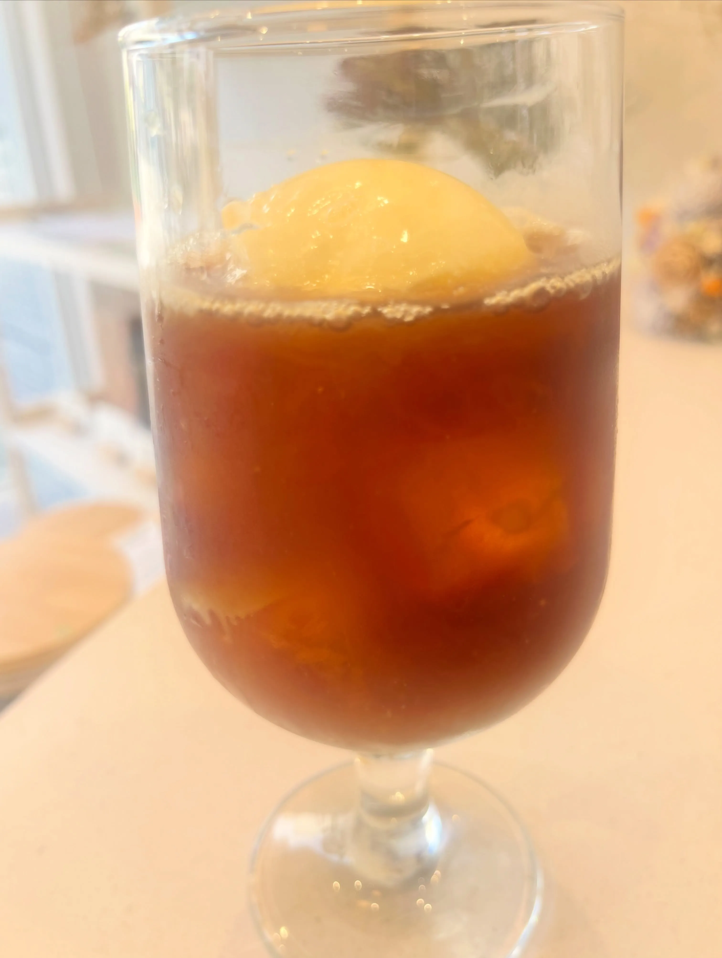 浅煎りのアイスコーヒー。