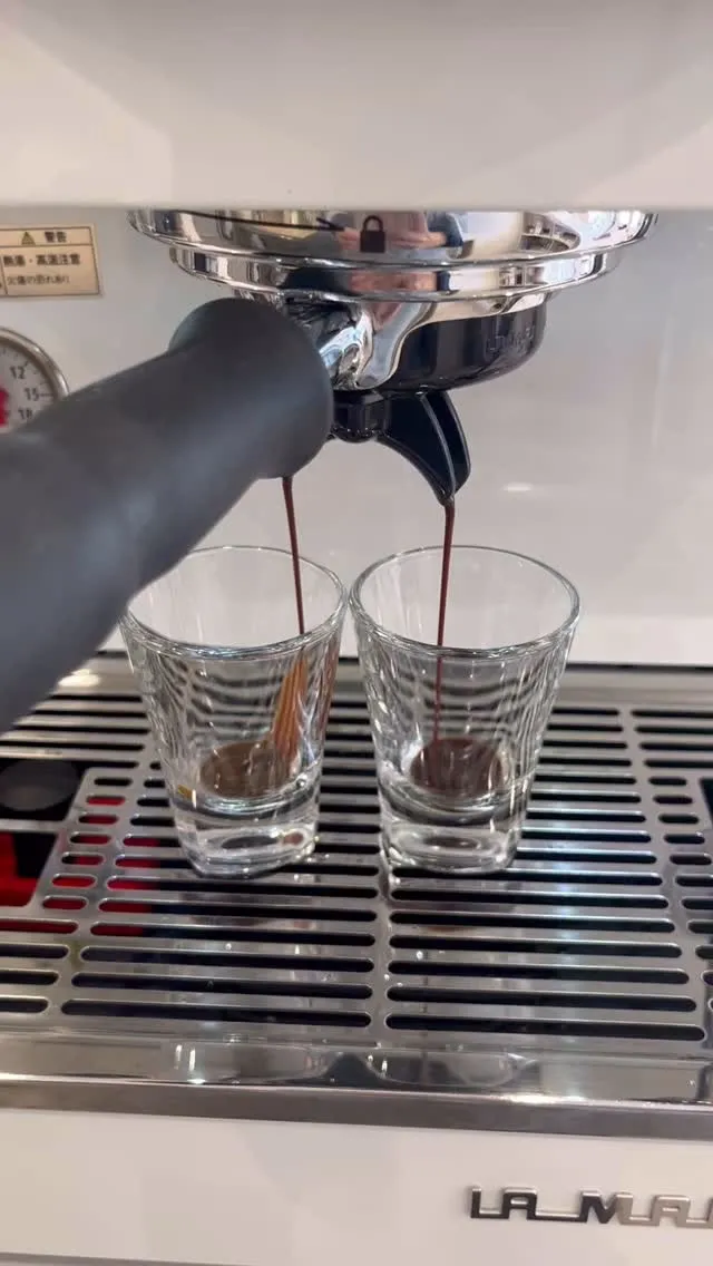 エスプレッソ抽出からの、