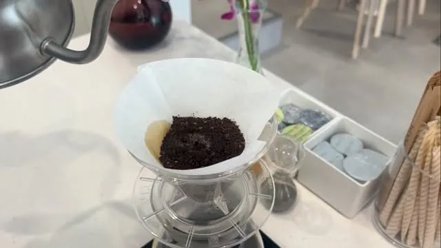 今日も丁寧に一杯ずつ淹れていきます☕️