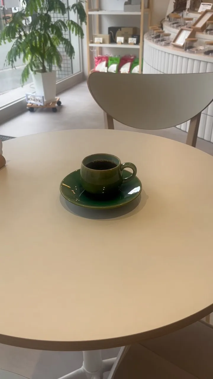 本日は、cotton coffeeでヨガのワークショップを開...